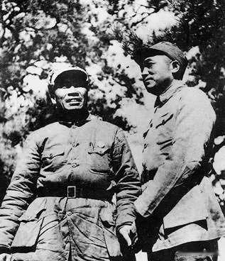 井冈山守山的朱德，脾气爆的彭德怀，五十年没红过一次脸。他们不是不吵架，是根本不
