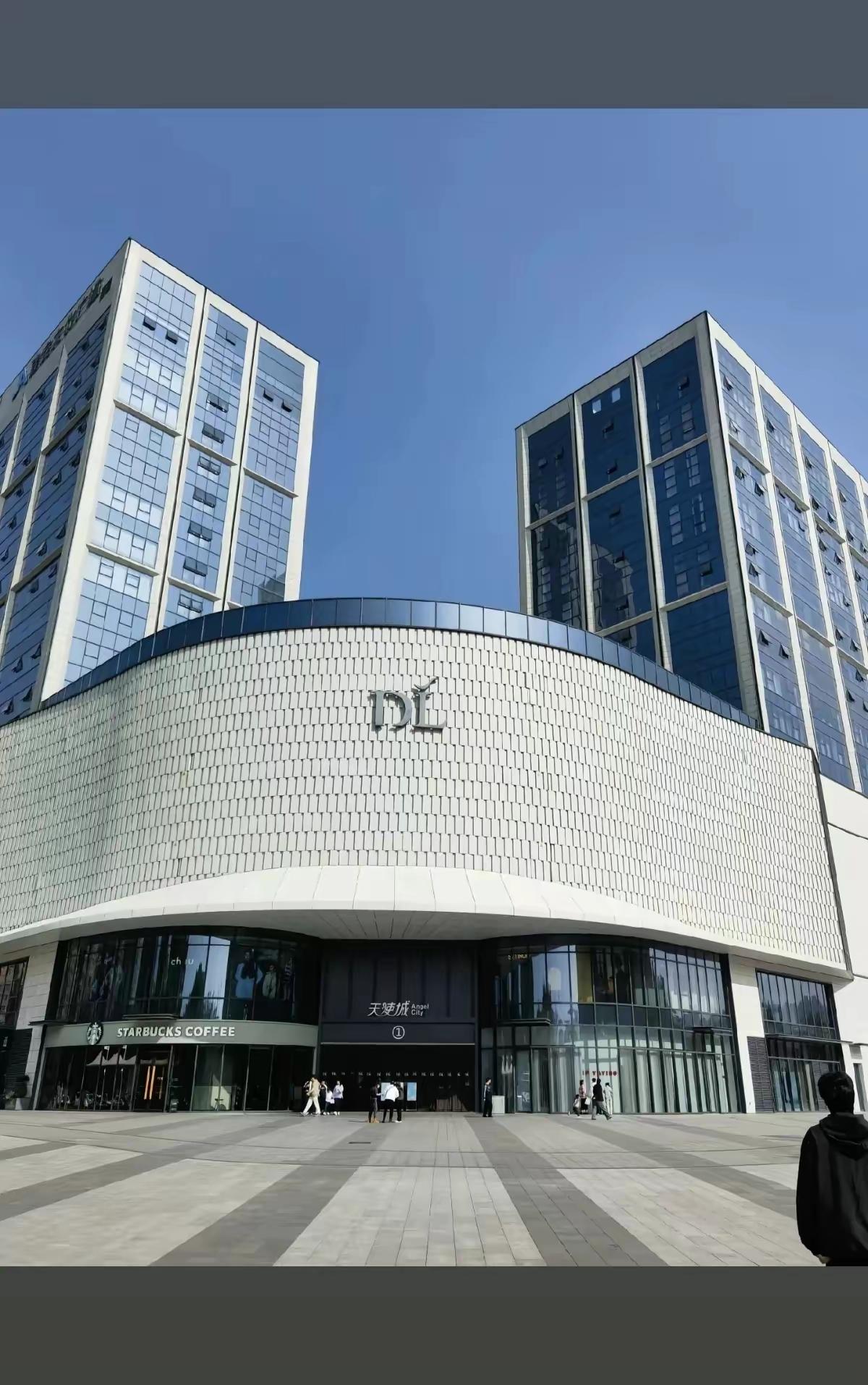 胖东来65亿进军地产界！能否带动整个房地产市场升温？5月24日晚，胖东来创始人