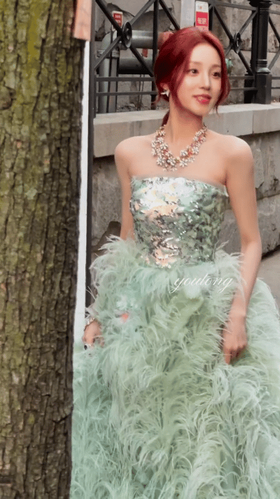 G社是宋雨琦的站姐吧晕呢G社你真的不是宋雨琦站姐吗？原图直出的无死角美貌来的