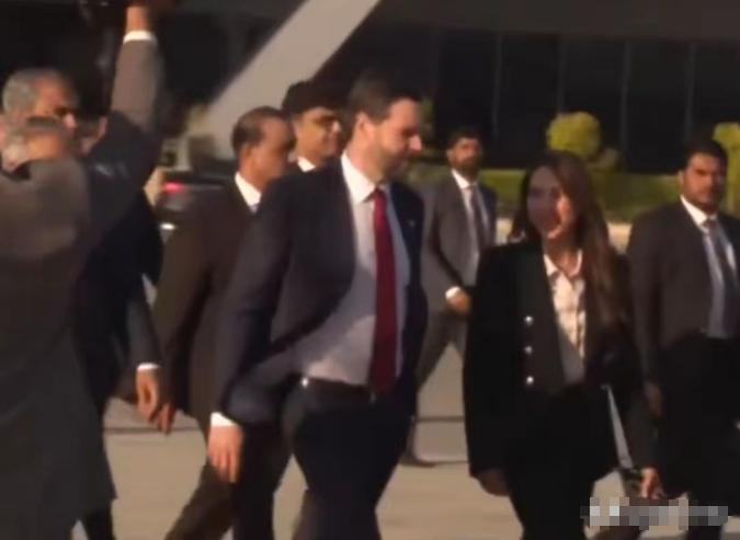 谈崩了！万斯并非无功而返！特朗普失去一张关键性“王炸”。4月12日，美国和伊