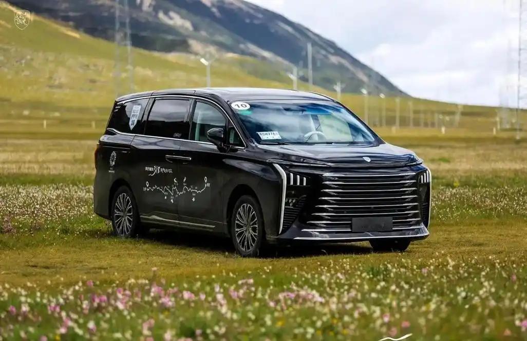 中国的十大汽车集团：1、一汽集团：位于长春2、北汽集团：位于北京3、上汽集