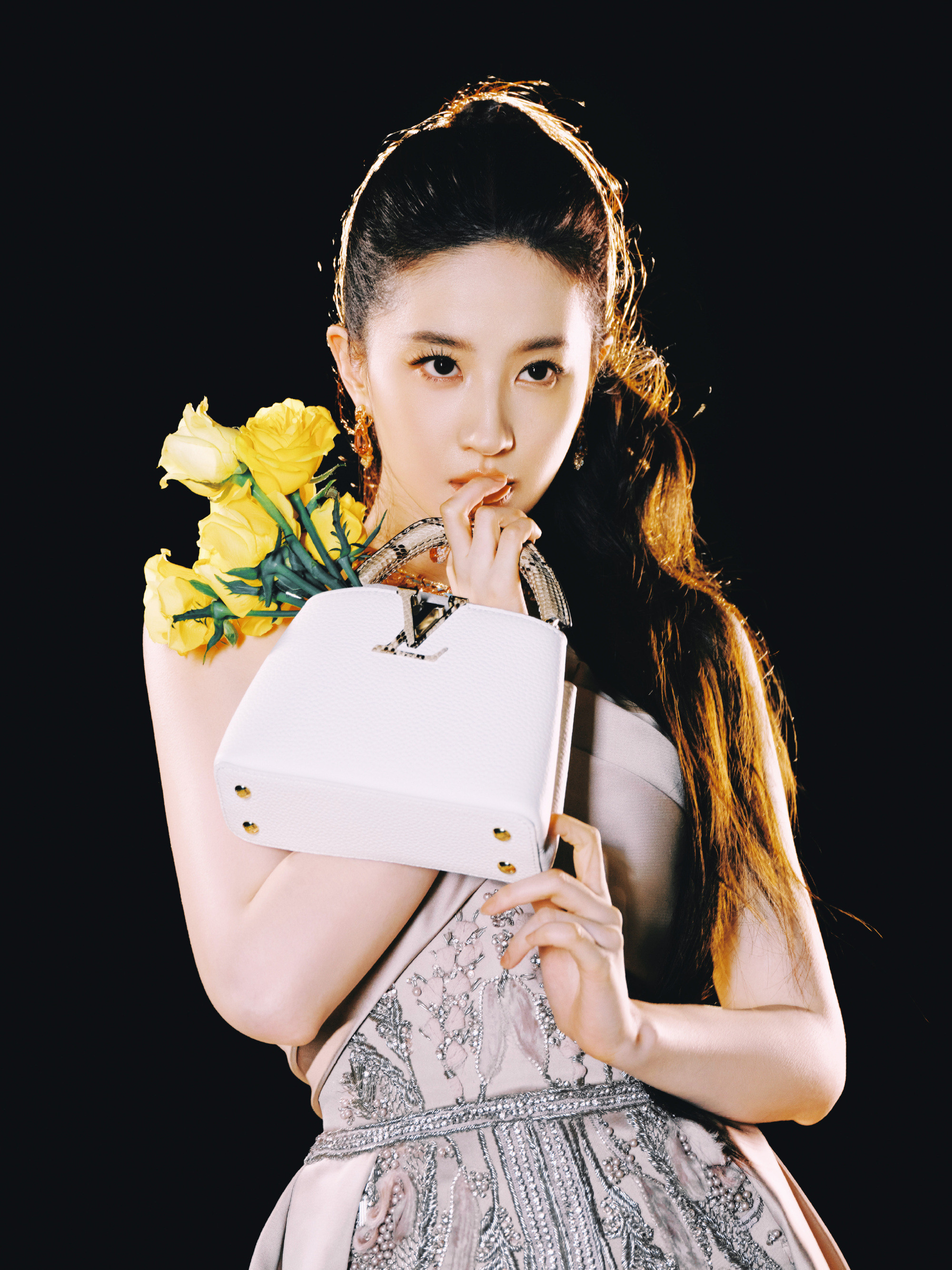 刘亦菲，“黄玫瑰”带着仙气来了。刘亦菲