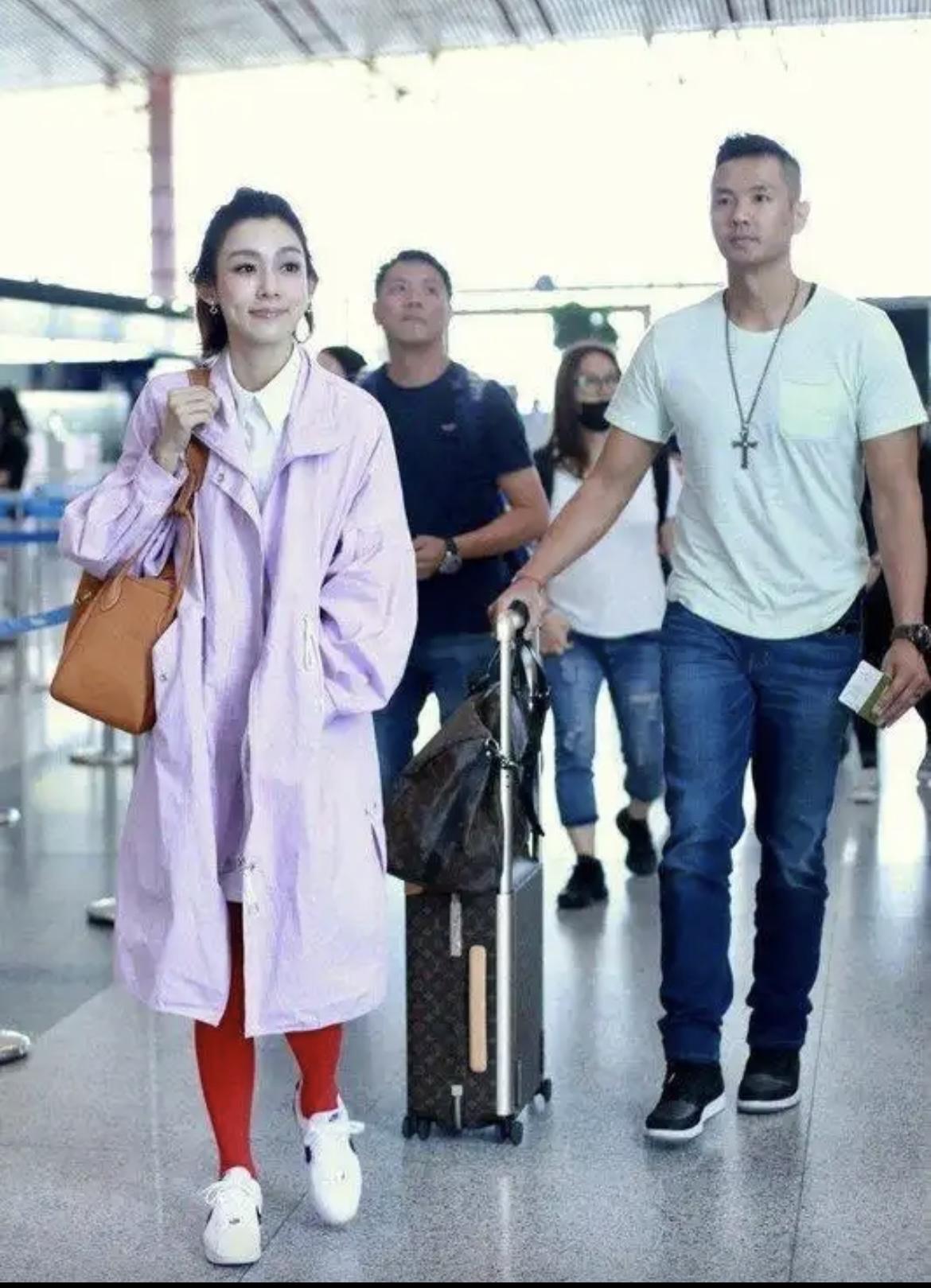 电视剧一般般，真人很漂亮[哭哭]