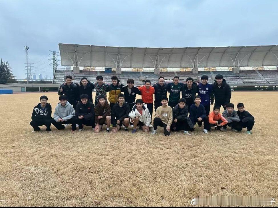 向鹏：把今年的遗憾，叠成来年的勇气。越努力越幸运，明年继续冲💪💪