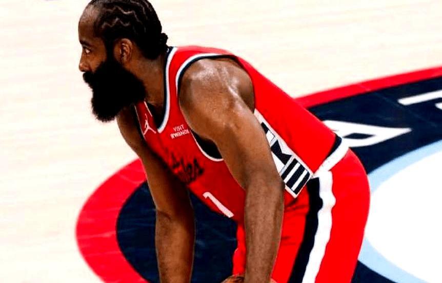 哈登刚到3场，艾伦场均就飙到24+10。这哪是打球，这是点金术。他一个人持