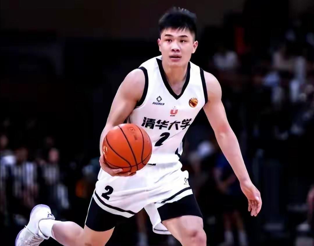 名额竞争残酷 方佳晨遗憾无缘留队方佳晨最终没能拿到球队的留队席位。受CBA