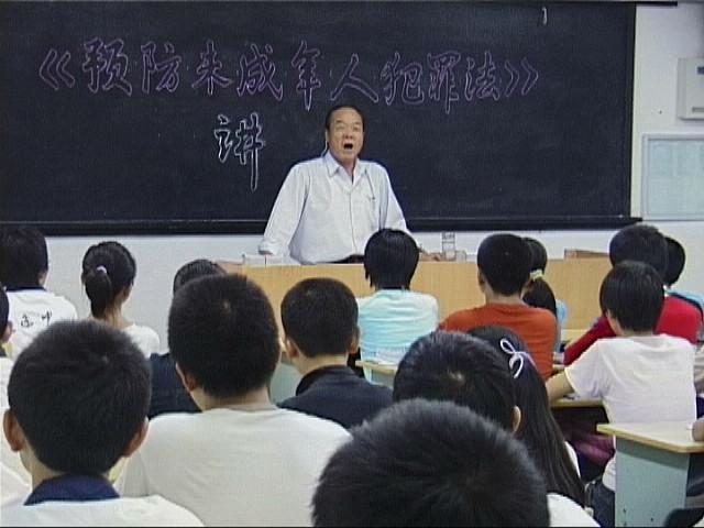 教师待遇不该只对标公务员，而应高于公务员教育是国家的底座，底座不稳，上面建什