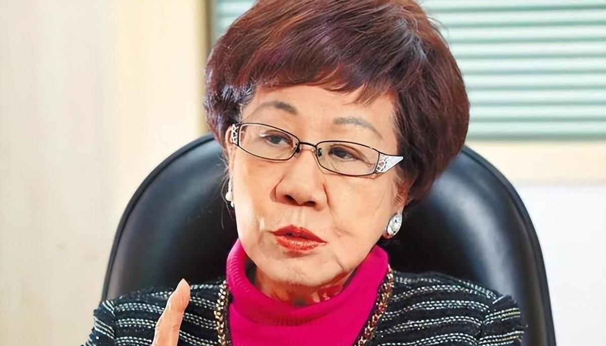 这记耳光扇得太响了！洪秀柱公开警告日本“别太嚣张”，直接把“国仇家恨”这四个血淋