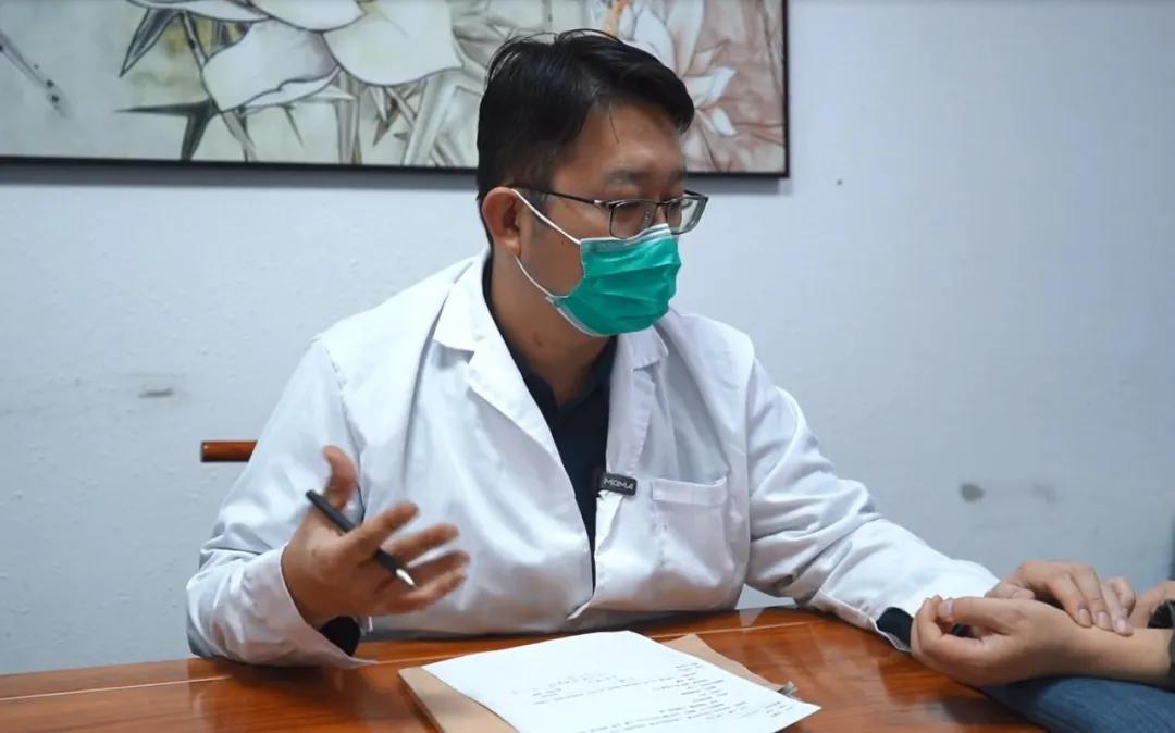 不是丹参，不是川芎！它才是颈动脉斑块的调理高手，头晕慢慢减轻在门诊，我发现一个