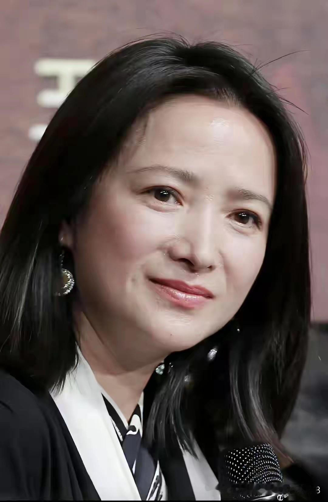 好友相继缅怀拼凑出，何晴生命最后时光：拮据、变样、舍不下儿子一场初雪，演员何晴