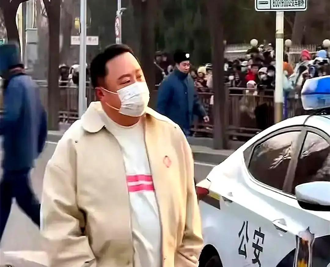 郭麒麟在《庆余年2》庆功宴上被问到“还回不回德云社说相声”，他直接一句“我本来就