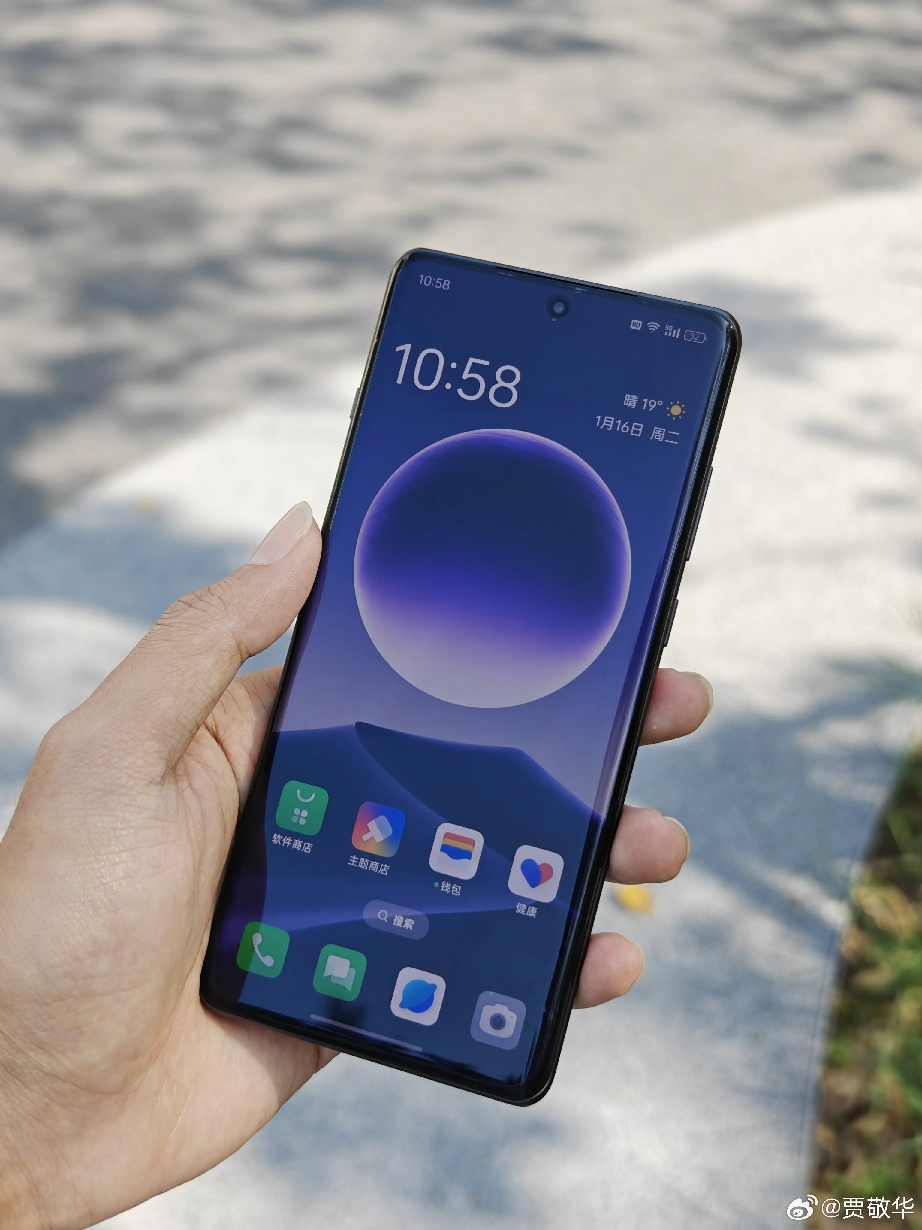 千元机是1.5K屏幕，售价5000多的Pro也是1.5K屏幕，这不太合理啊。前几