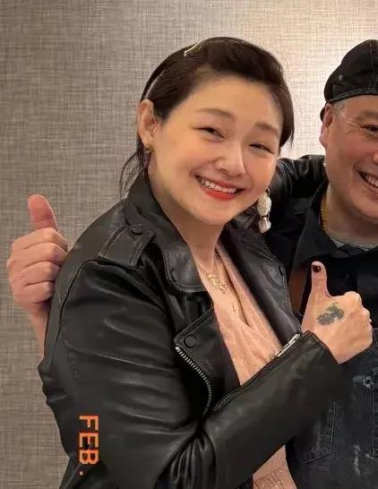 其实想想她也是个可怜人啊，除了母职她也需要有人依靠，具应该还是给了她很多情绪价值