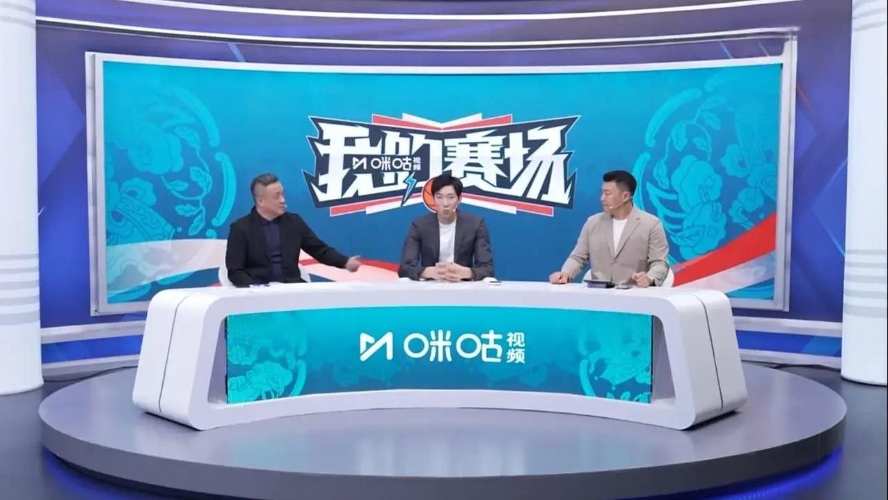 男篮亚洲杯上，周琦当解说比打球还要出色，这遵循了实事求是原则和基本路线，是专业人