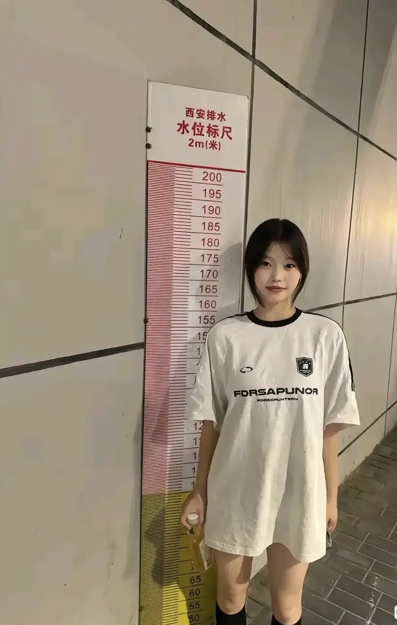 这标尺有水分的吧，目前身高不超过165