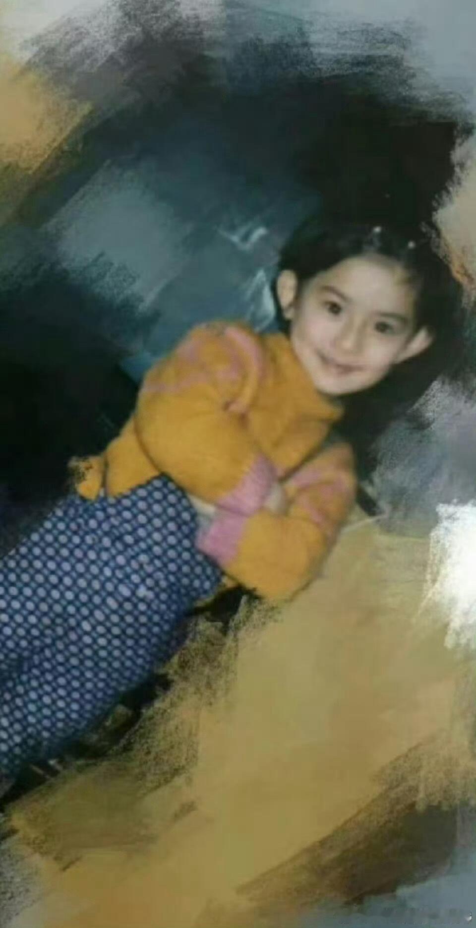 孟子义打小眼睛就大被孟子义20年前的颜值惊艳到！从小美到大！真不是夸张，20年前