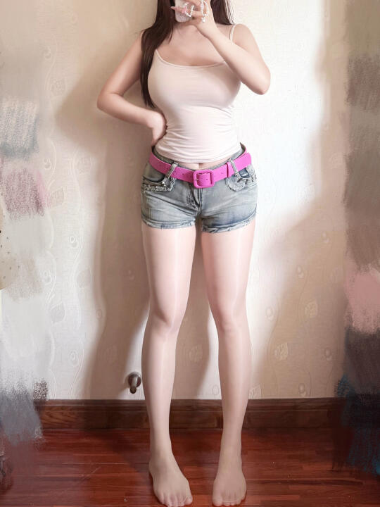 低腰短裤是真的辣