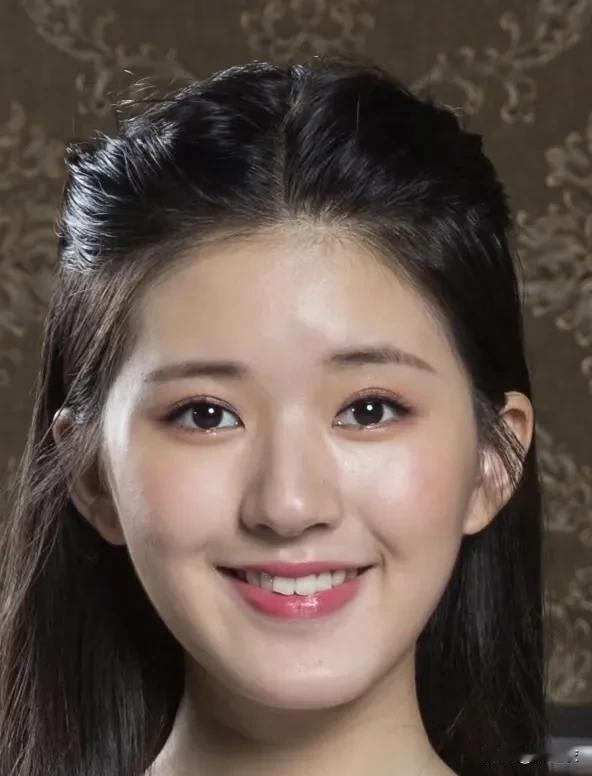 普通人也会慢慢变美，更何况是内娱的明星，所以赵露思变就变了呗，但我最烦的就是她