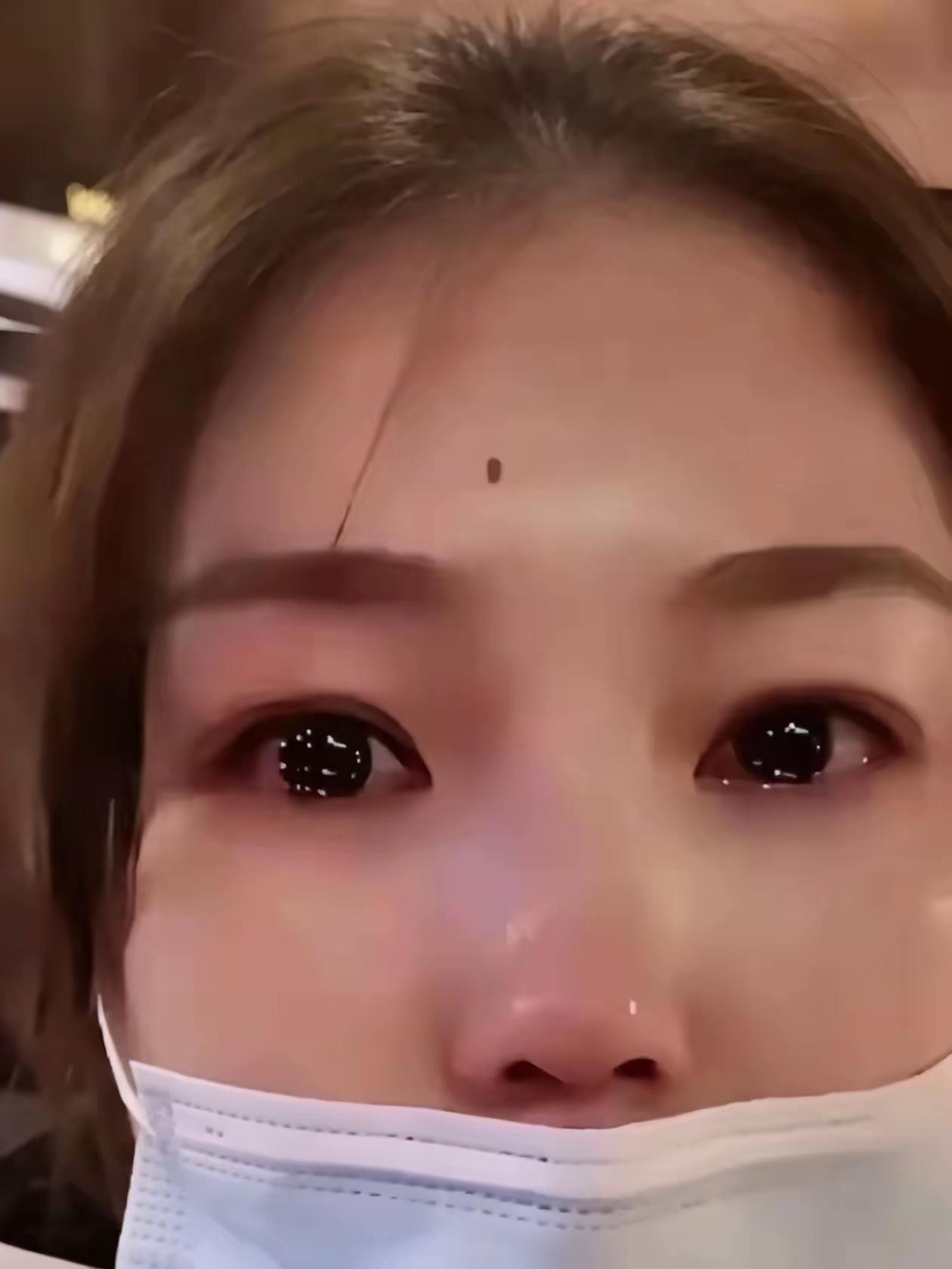 苏州一位颜值出众的姑娘，和男友谈了七年，男友洗袜子、洗内裤、买卫生巾，生理期半夜