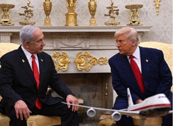 说出来你可能都不信，超级大国美国发动一场大规模军事行动，居然不是靠分析、靠谋划，