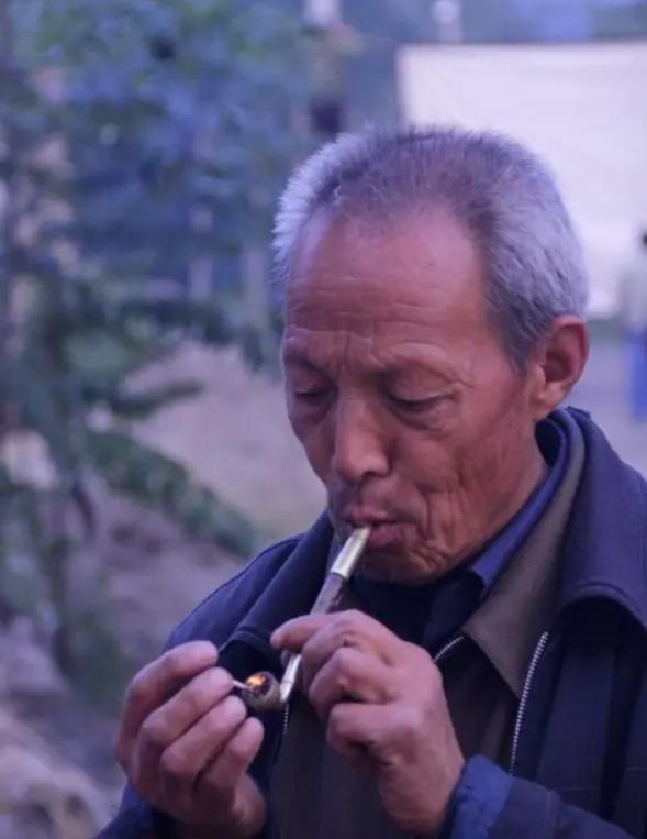 人体衰老的十大迹象你占几条？1.牙齿脱落