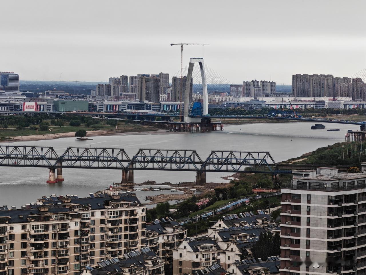 中国3000亿顺差的秘密：不是我们多能干，是打工人让渡了太多前几天跟一个在东