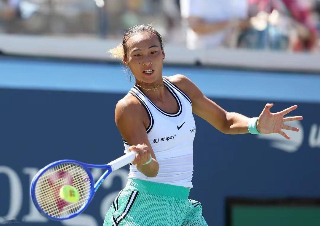 越战越勇信心十足郑钦文昂首挺进美网女单第二轮2026年美网女单第一轮