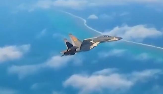 马尼拉湾上空警报大作！很多人以为，菲律宾划下1.5万平方公里的“禁飞区”，就能让