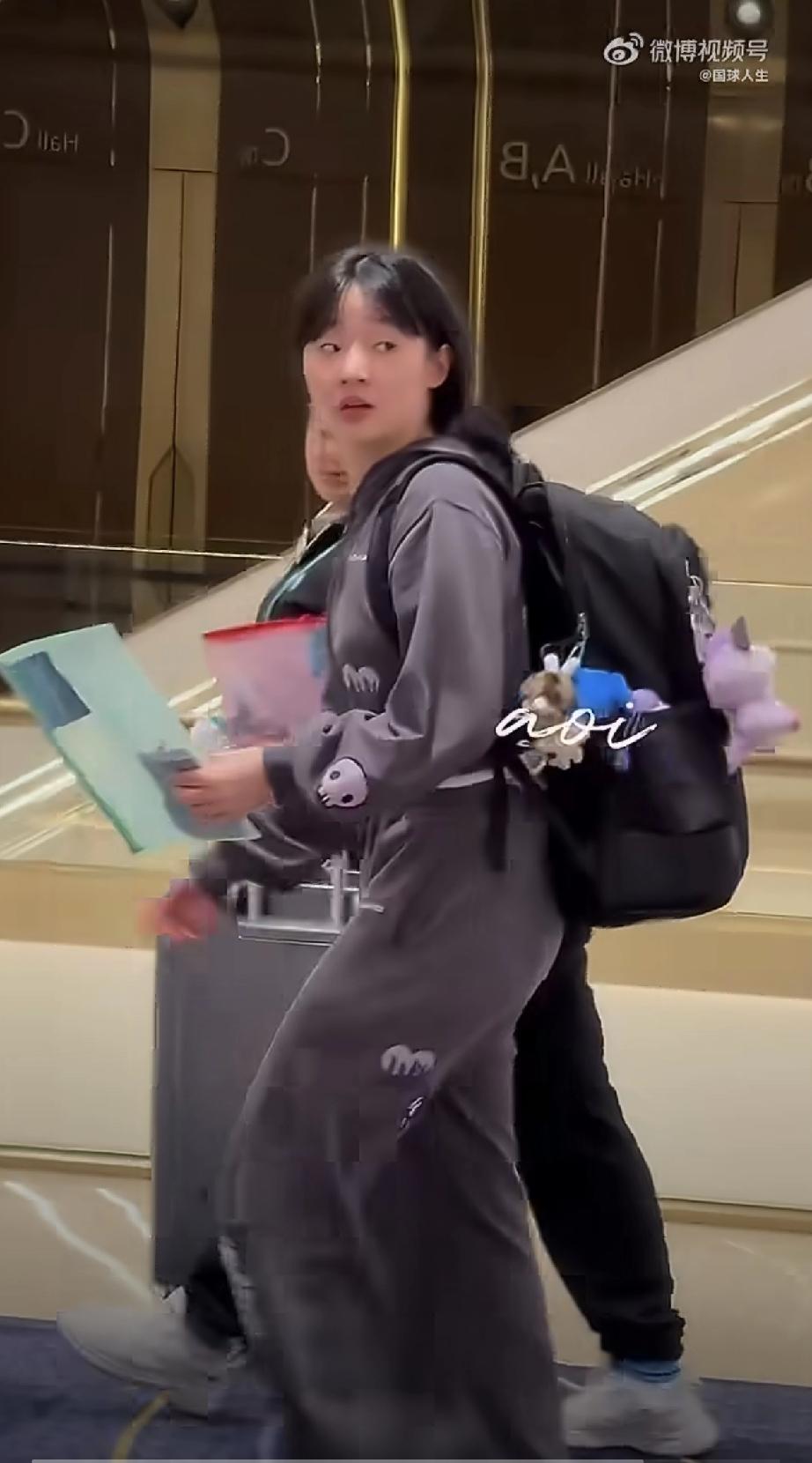 张本美和🇯🇵、早田希娜🇯🇵昨晚快十点了才抵达澳门。在日本国内参加联赛的