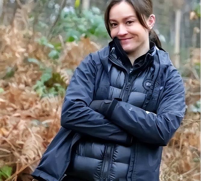 玉兰油女孩：给富豪五年连生四子，拿到5亿分手费。刘碧丽揣着这笔巨款离开香港，一路