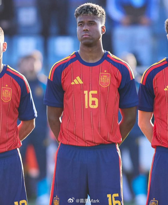 全球归化全球入籍西班牙归化上瘾了，连抢哥伦比亚俩人，国米小将迪兰·萨拉特今年联