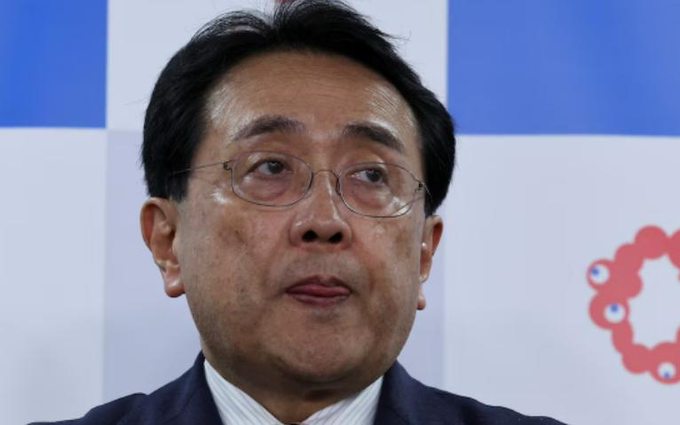 不搭理，日本连续抗议。6月30日，日本彻底坐不住了，包括日本经济产业部长赤泽亮正