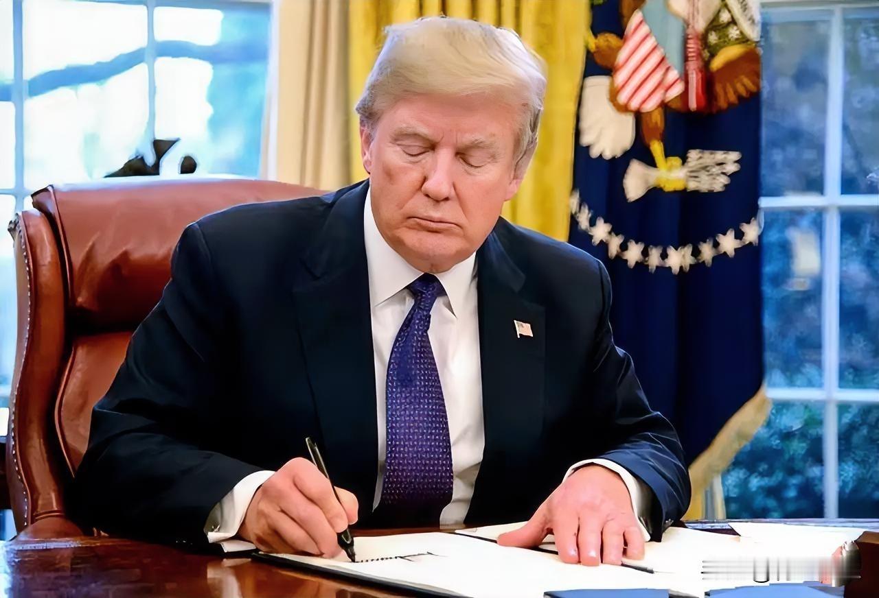 特朗普恐怕没料到，大批军火还没运抵台岛，中方一招直打美国七寸。12月26日，我外