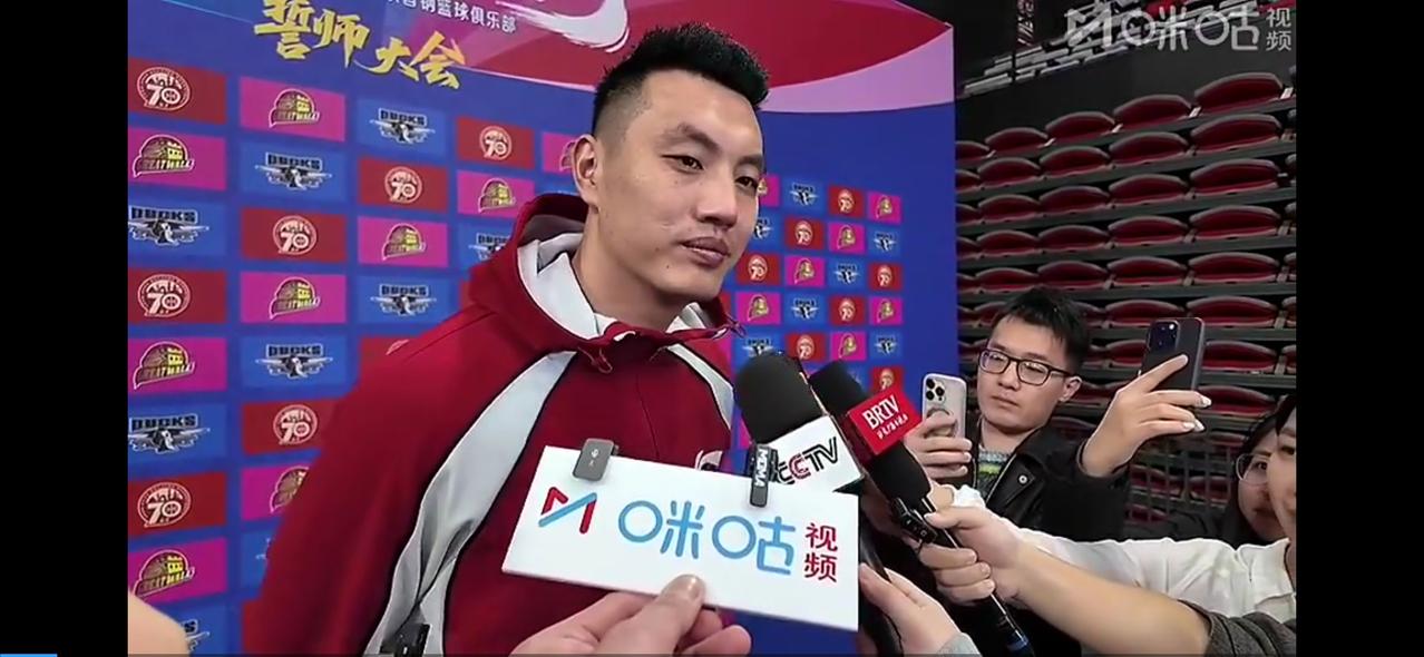 翟晓川喊曾凡博回来，和赵睿搭档打CBA，只是他会听人劝吗？曾凡博、林威和于嘉