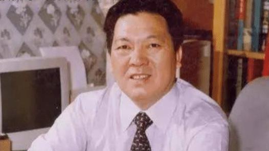 中国一败家子,连娶2位女星,10年花光125亿,如今靠雨伞再赚1000亿