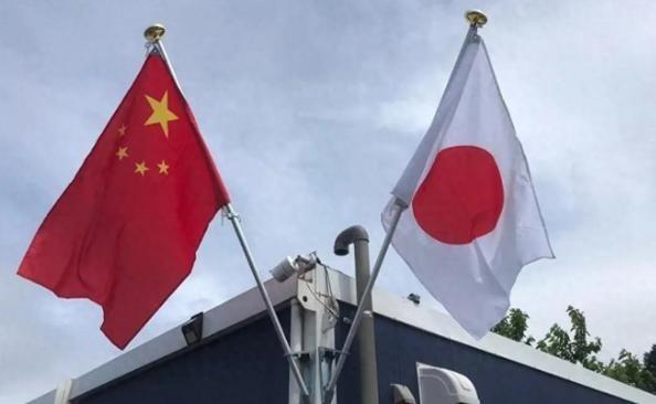 日本经济界人士早就警告日本政府，别只盯着中日摩擦，该回头看看愚蠢货币政策让多少国
