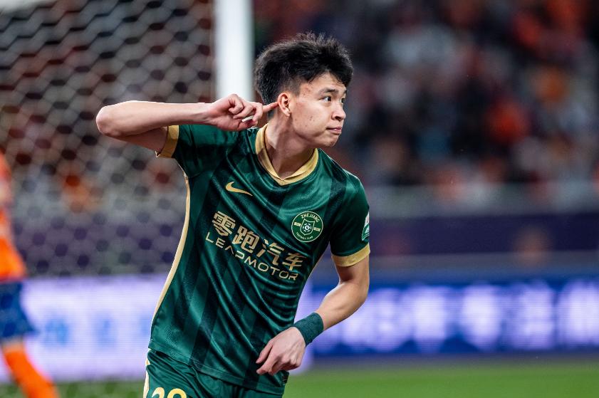 王钰栋：连轴转！首发浙江U21队，这是往死里用？浙江U21和英博的U21比赛