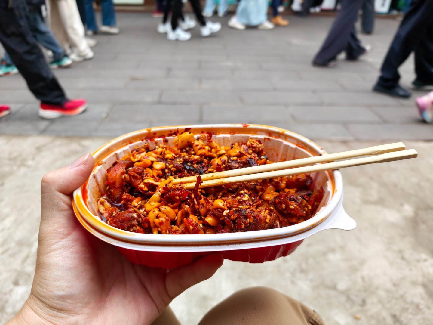 别人看大熊猫我是来吃喝来了，麻辣兔肉还是到位的