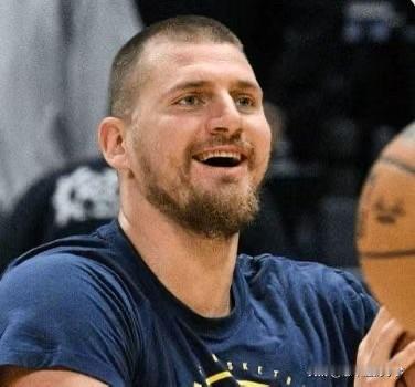 11连胜的掘金，常规赛收官战面临二选一难题！1，战胜马刺，拿到12胜，如果是这