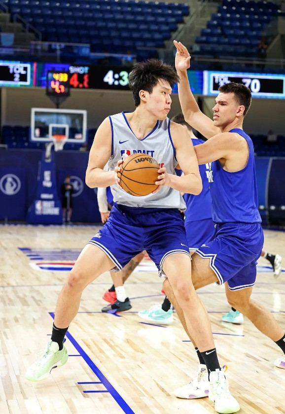 杨瀚森将是令NBA重新定义黄种人篮球天赋的那个人！姚明也好、易建联也罢，王治郅
