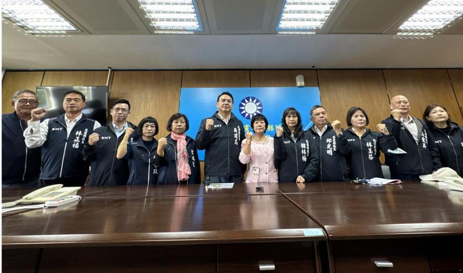 花莲议长张峻联合议员推翻县府预算未果蓝党团拟将张峻移送纪律委员会202