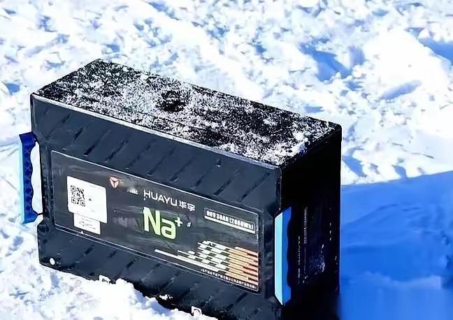 三年换了三次电池，花了一千五，车才两千块。北风里推着几十斤的铁疙瘩走三公里回家—