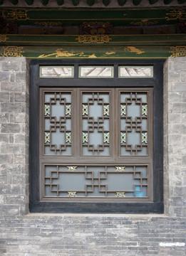 南北差异不是开玩笑哈尔滨发生了一件南方游客的事情，一女子在零下20度的时候