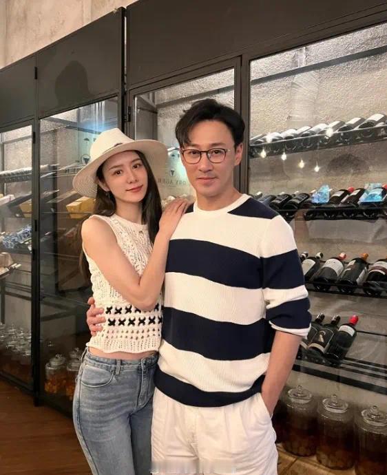 【林峯老婆张馨月频上热搜为何她路人缘那么差】最近，林峯的妻子张馨月频上热搜，负