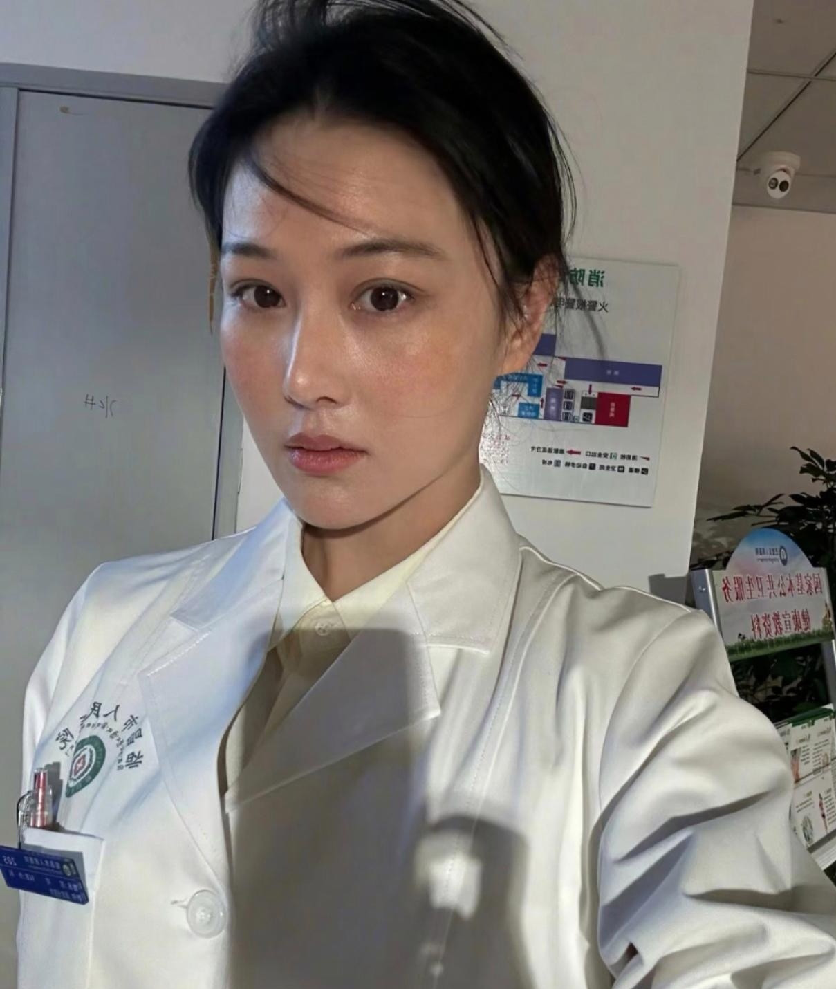 我的天呐，张馨予素颜状态也太好了吧！这皮肤吹弹可破