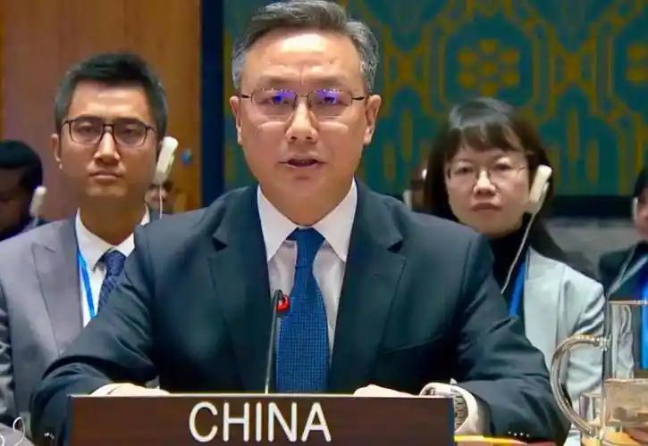 2026年10月联合国大会，现场气氛本就不松弛，这下彻底火药味拉满——英国、澳大