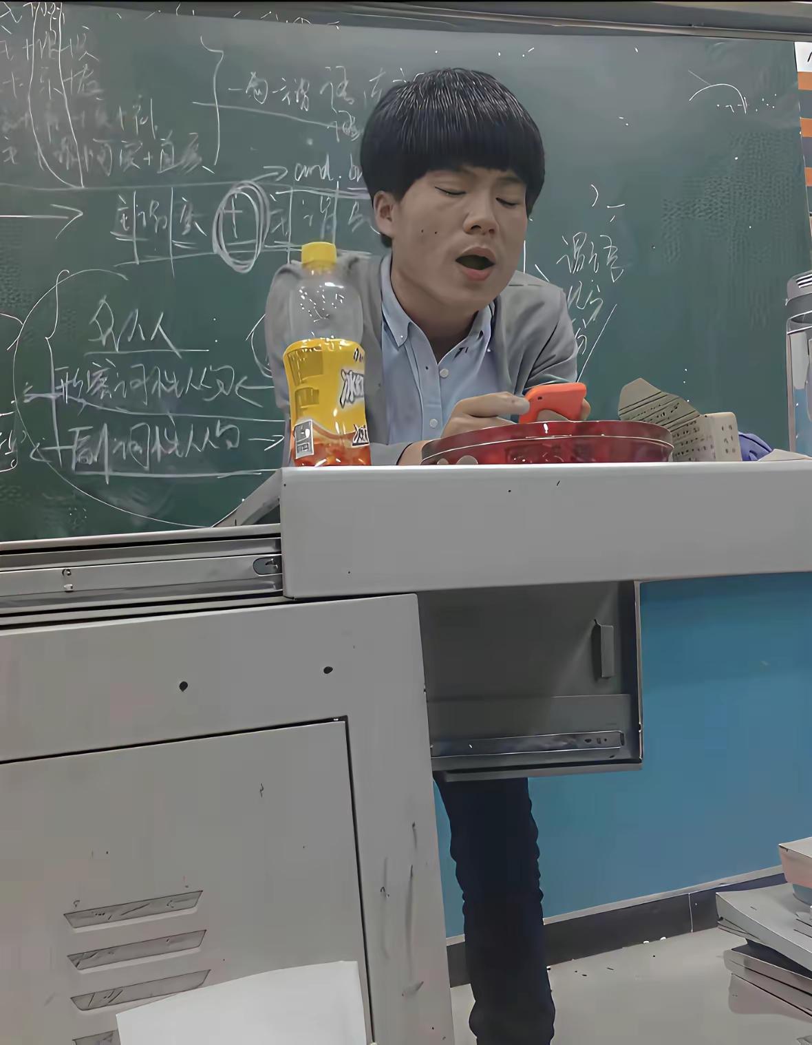 董宇辉这波逆袭，简直是给所有“被看走眼”的人狠狠长了口气！谁能想到，当年在