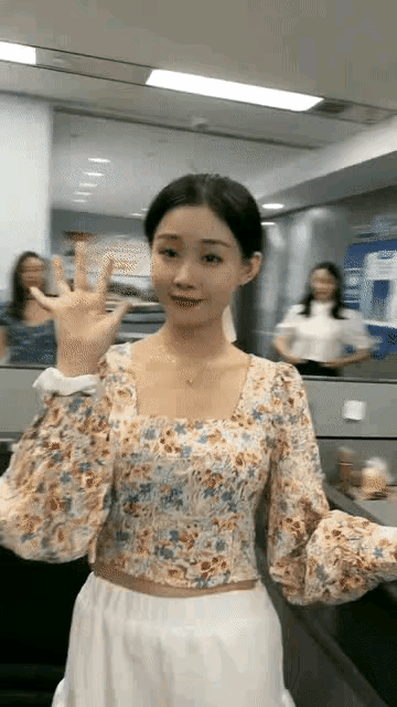 这种美女如云的公司还招人吗？不给工资也想去