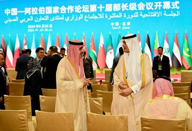 第三波来了！多架专机直飞中国，东南亚11国选边站，中方已致贺电。4月14日到17