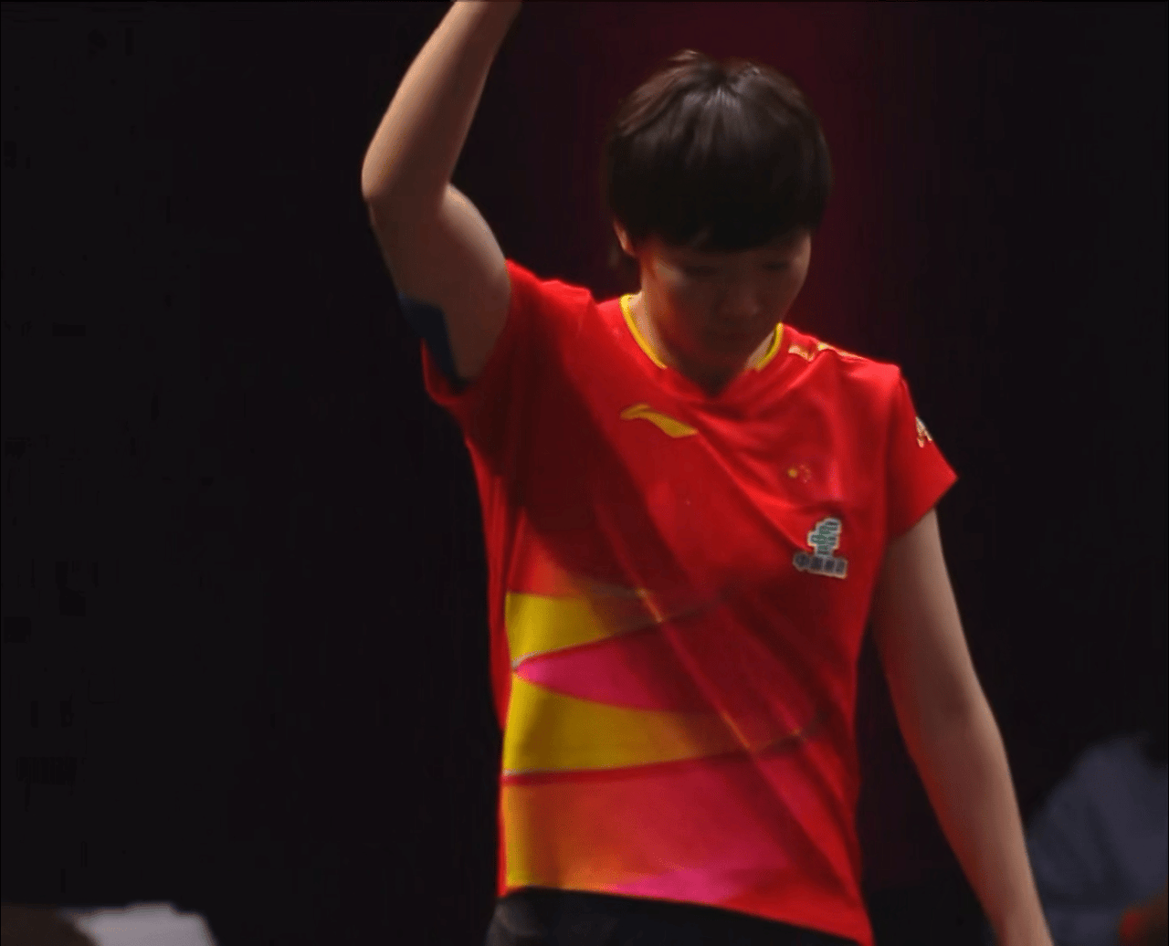 果然，人在无语的时候，就会仰头，不想说话！WTT多哈冠军赛，王曼昱3_4不敌韩